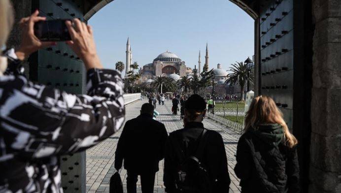 İstanbul'a üç ayda 3,7 milyon turist! İlk sırada hangi ülke var? 22